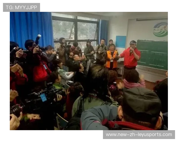 赛事现场粉丝互动不断,志愿者服务周到,志愿者协会视频 赛事现场粉丝互动不断,志愿者服务周到,志愿者协会视频